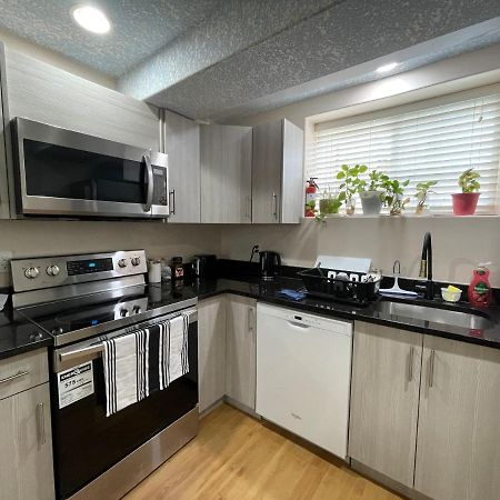 Super Luxury & Cozy Lower Level Apartment In Nw Calgary, Ab Close To Banff Exterior photo