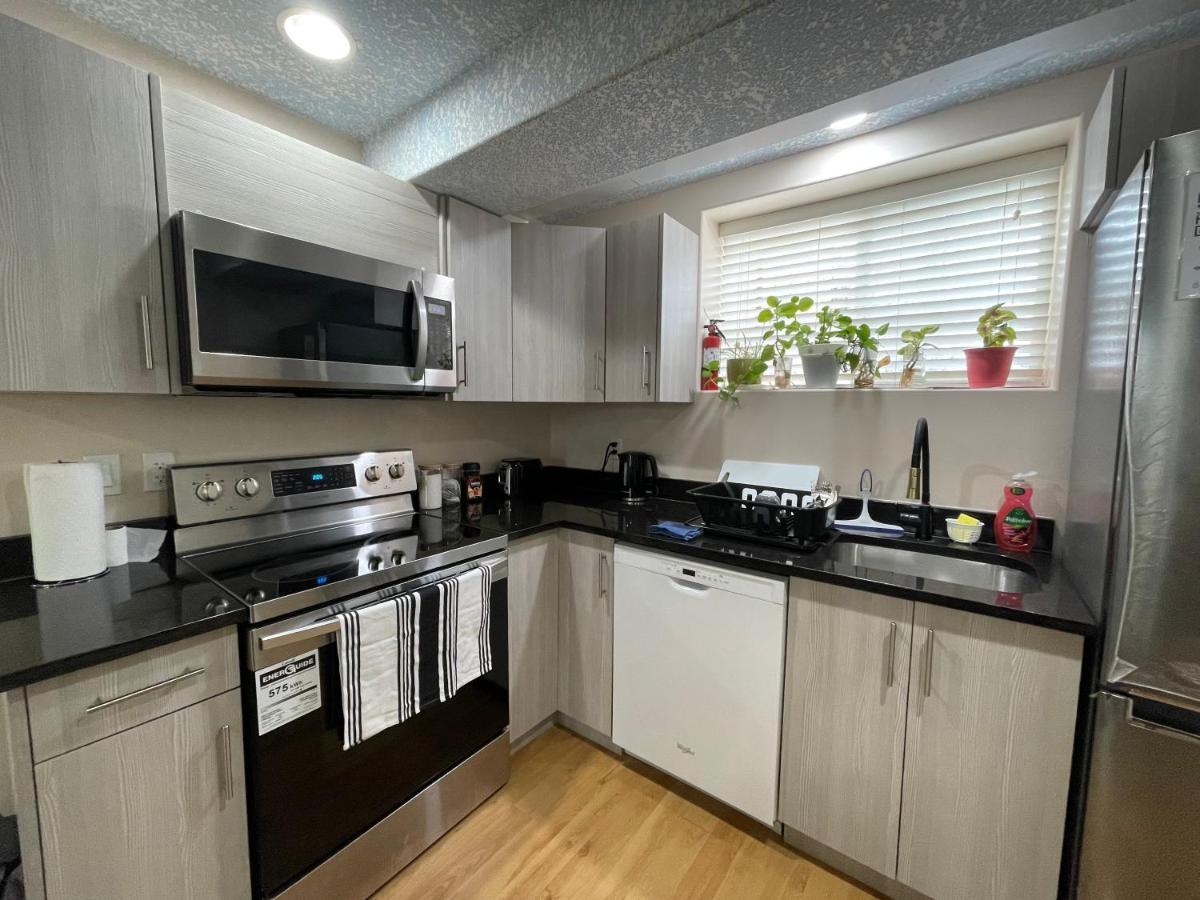 Super Luxury & Cozy Lower Level Apartment In Nw Calgary, Ab Close To Banff Exterior photo